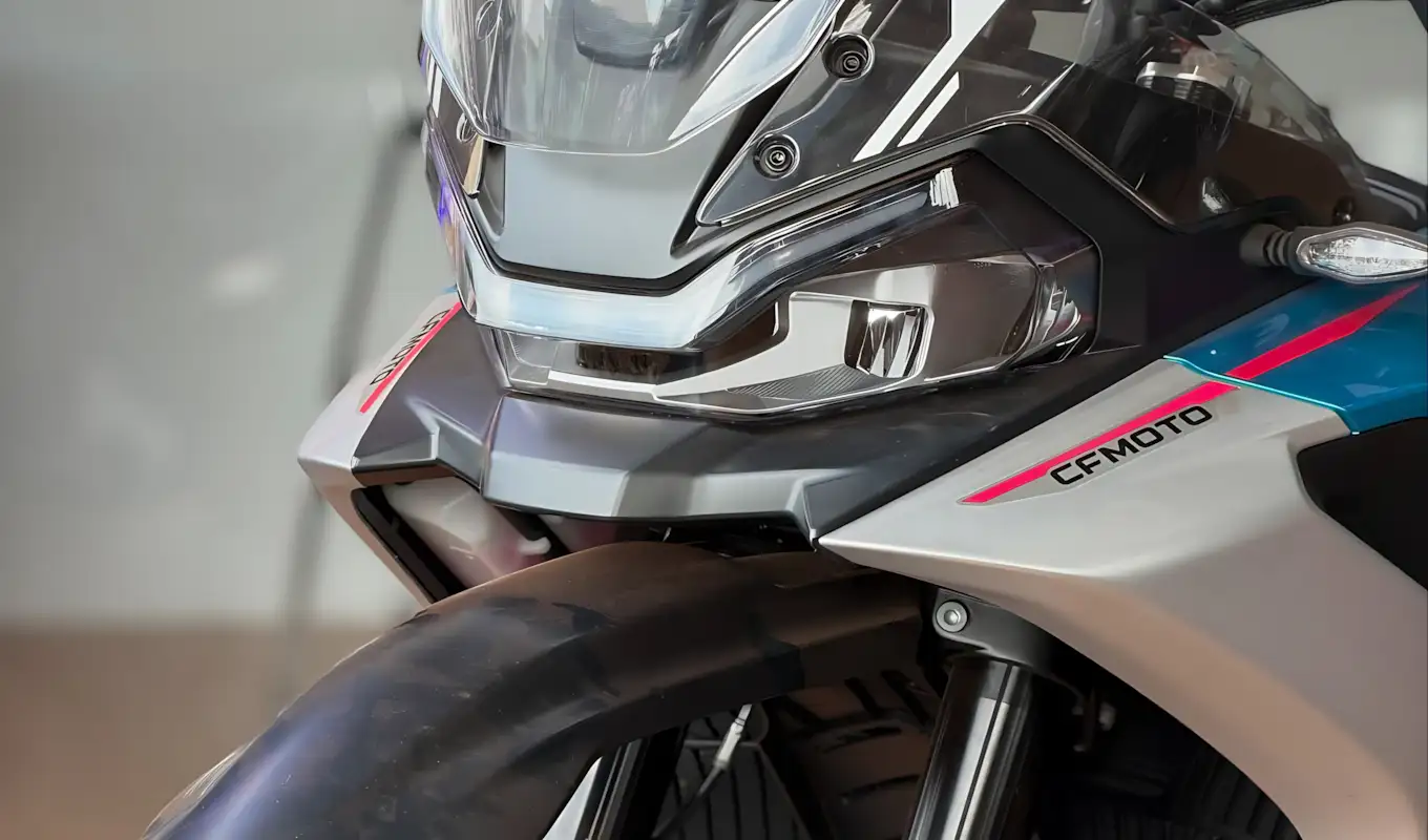 CFMoto expõe Ibex 800-X pelo segundo ano no Capital Moto Week e reacende dúvida sobre chegada ao Brasil
