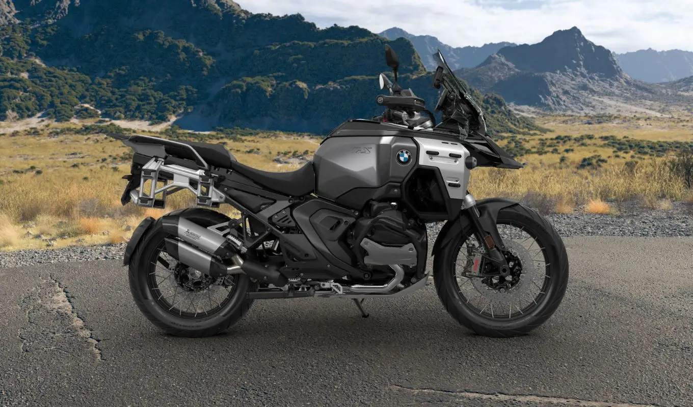 BMW R 1300 GS Adventure Triple Black ASA chega a R$ 156.990 com câmbio automático