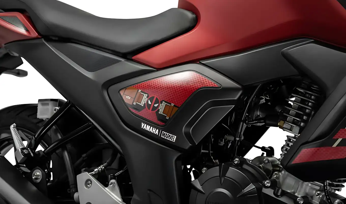 Yamaha Fazer FZ15 ABS Connected Deadpool 2026 em vermelho e preto