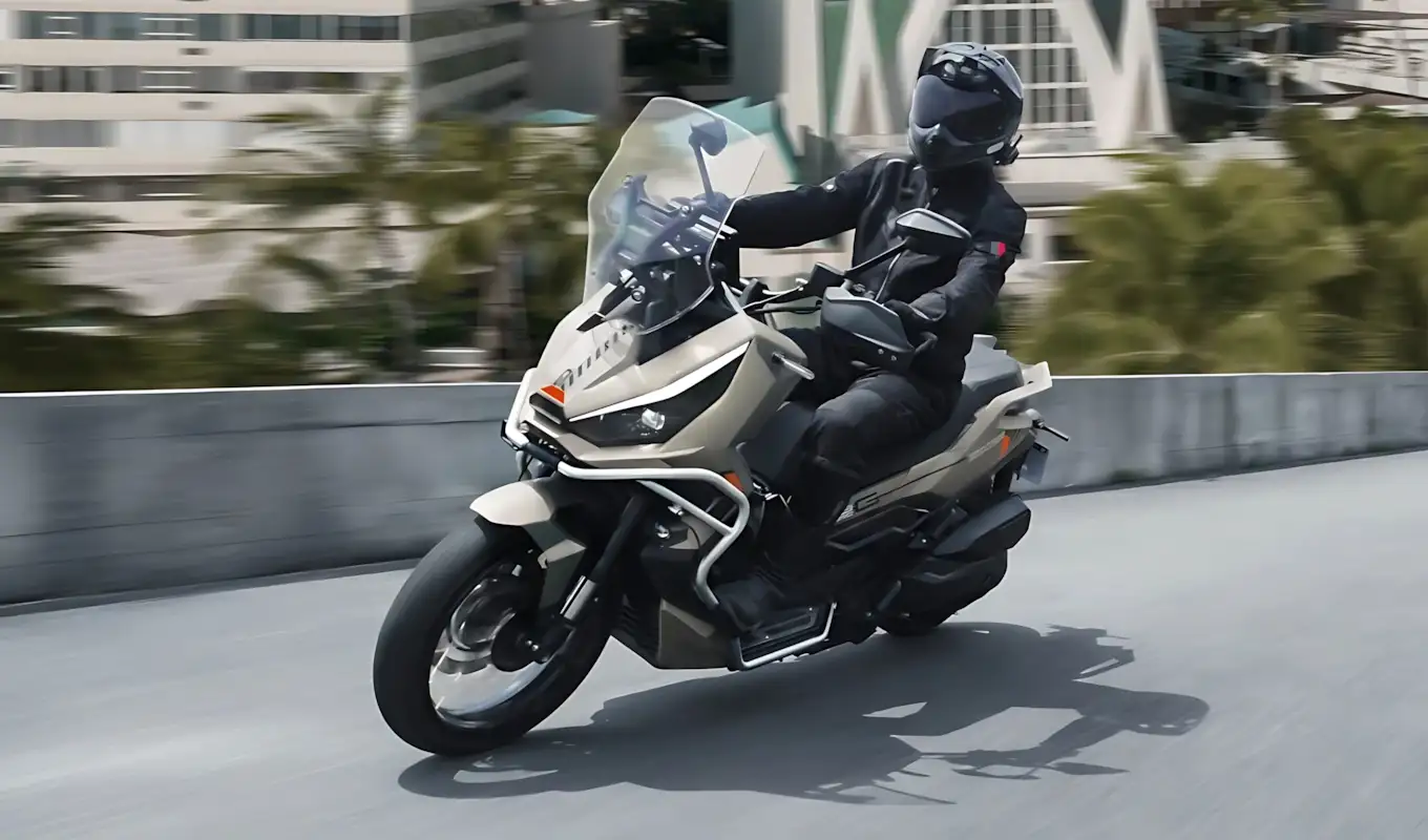 Zontes 368G scooter crossover